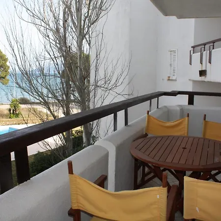 Llenaire Mar: Beachfront With Pool